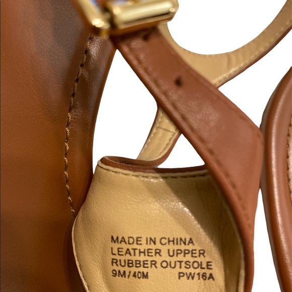 Michael Kors Sandle - Picture 5 of 7